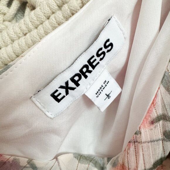 Express Floral One-Shoulder Romper – Size L | Summer Wedding Guest Look - Picture 3 of 5